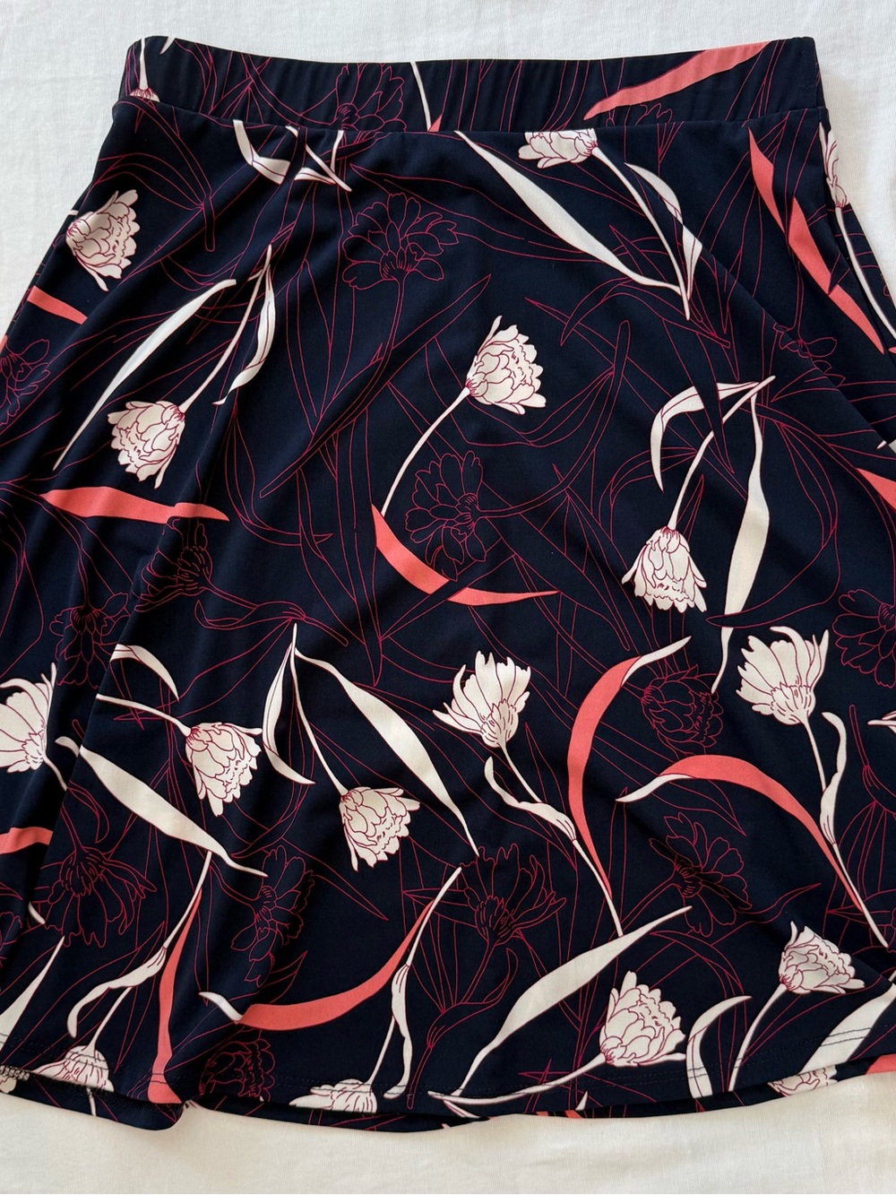 GILLI Women’s Navy Floral A-Line Skirt - Coral & White Tulip Print